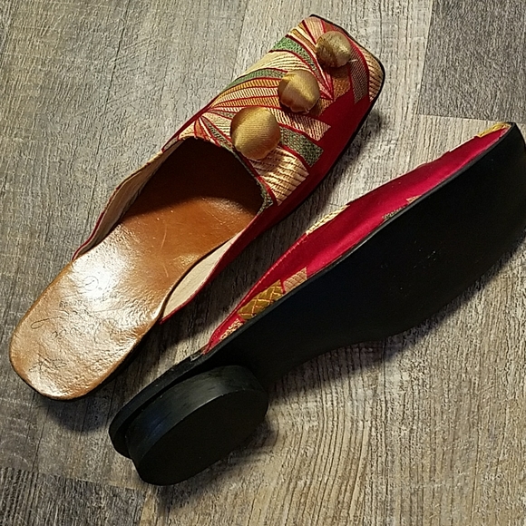 Decoco By goody Goody Vintage slip on shoe Size 7 Silk Upper Leather insole New - Picture 1 of 16